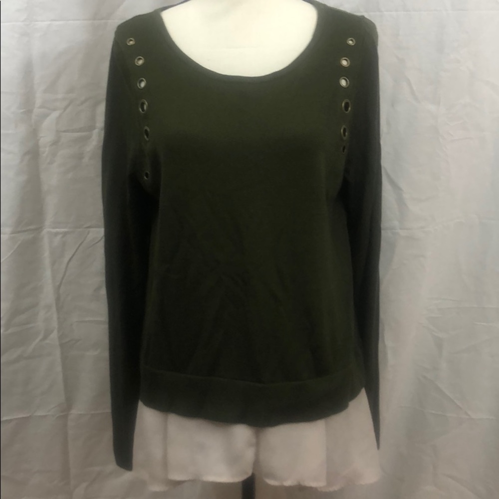 3/$20 Worthington Green & White Top w/  Grommets
